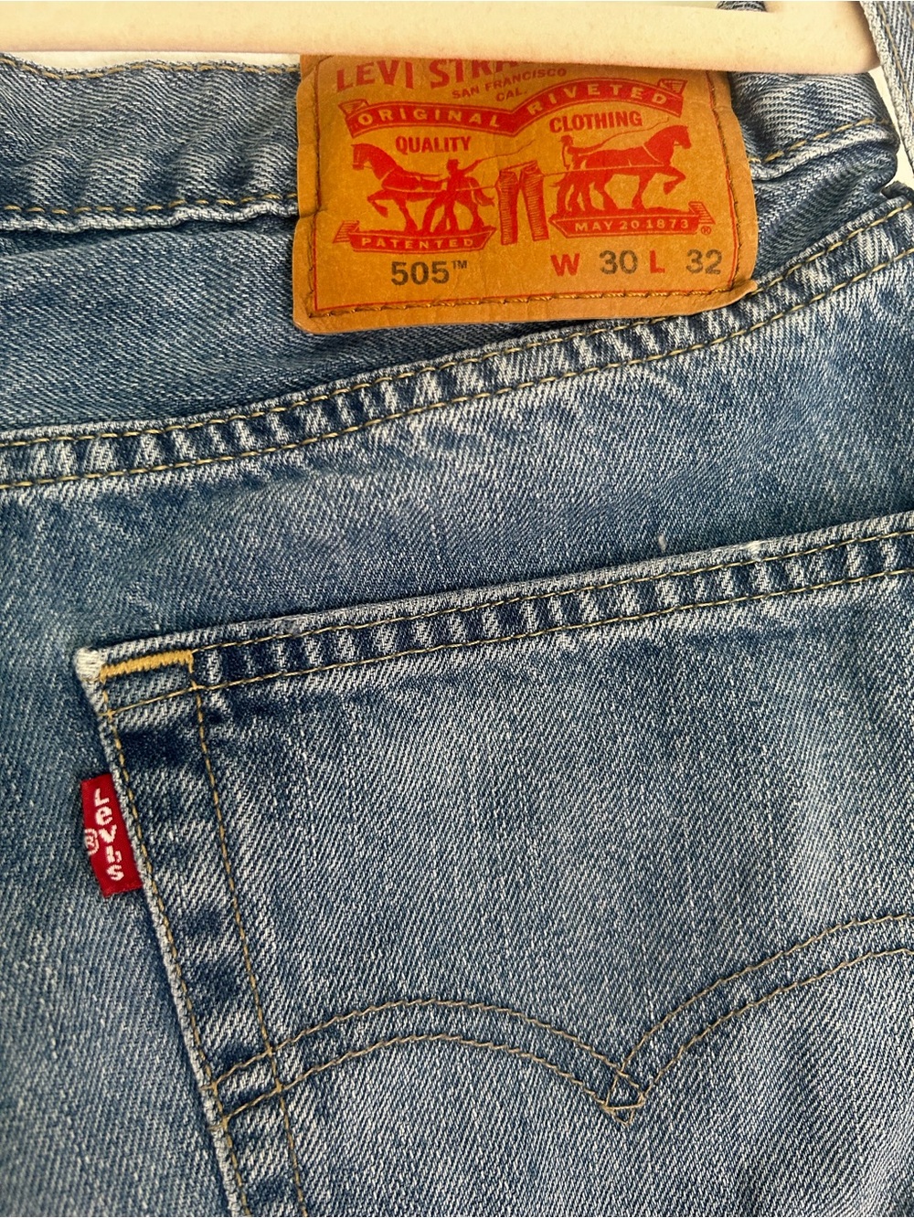 Levi’s 505 Straight Leg 100% Cotton Jeans Mid Blue EUC - Picture 3 of 5